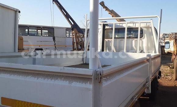 Buy Used Toyota Dyna White Truck in Beitbridge in Matabeleland South Buy Used Toyota Dyna White Truck in Beitbridge in Matabeleland South