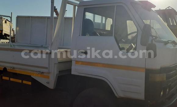 Buy Used Toyota Dyna White Truck in Beitbridge in Matabeleland South Buy Used Toyota Dyna White Truck in Beitbridge in Matabeleland South