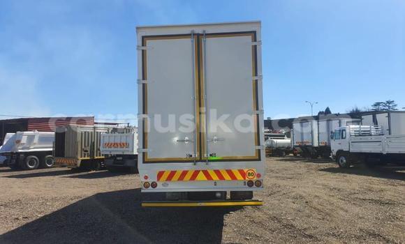 Acheter Occasion Utilitaire Hino 300 Series Autre à Beitbridge, Matabeleland South Acheter Occasion Utilitaire Hino 300 Series Autre à Beitbridge, Matabeleland South