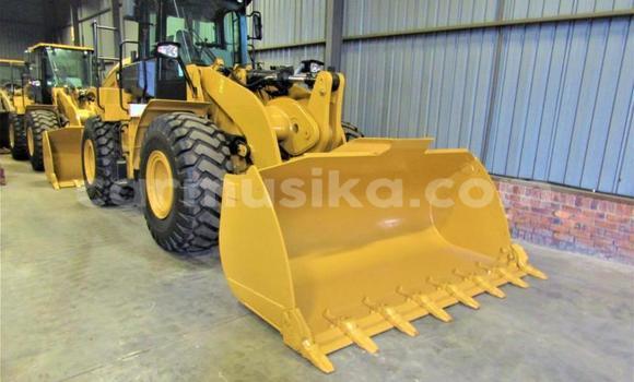 Buy Used Caterpillar 120 Brown Truck in Beitbridge in Matabeleland South Buy Used Caterpillar 120 Brown Truck in Beitbridge in Matabeleland South