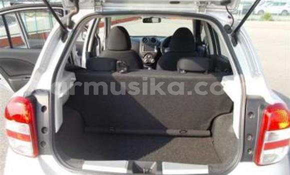 Nunua Ilio tumika Nissan March Fedha Gari ndani ya Beitbridge nchini Matabeleland Kusini Nunua Ilio tumika Nissan March Fedha Gari ndani ya Beitbridge nchini Matabeleland Kusini