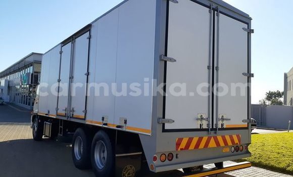 Buy Used Hino 300 Series White Truck in Beitbridge in Matabeleland South Buy Used Hino 300 Series White Truck in Beitbridge in Matabeleland South