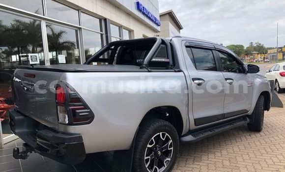 Buy Used Toyota Hilux Silver Car in Beitbridge in Matabeleland South Buy Used Toyota Hilux Silver Car in Beitbridge in Matabeleland South