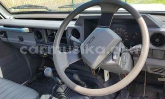 Nunua Ilio tumika Toyota Land Cruiser Nyeupe Gari ndani ya Beitbridge nchini Matabeleland Kusini Nunua Ilio tumika Toyota Land Cruiser Nyeupe Gari ndani ya Beitbridge nchini Matabeleland Kusini