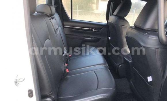 Acheter Import Voiture Toyota Hilux Blanc à Beitbridge, Matabeleland South Acheter Import Voiture Toyota Hilux Blanc à Beitbridge, Matabeleland South