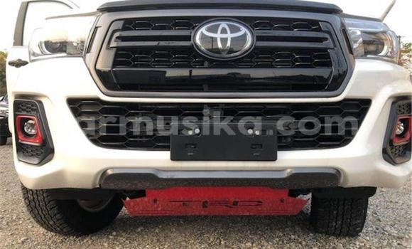Acheter Import Voiture Toyota Hilux Blanc à Beitbridge, Matabeleland South Acheter Import Voiture Toyota Hilux Blanc à Beitbridge, Matabeleland South