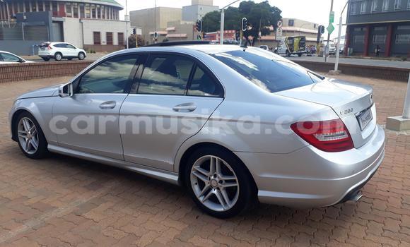 Nunua Ilio tumika Mercedes‒Benz C–Class Fedha Gari ndani ya Beitbridge nchini Matabeleland Kusini Nunua Ilio tumika Mercedes‒Benz C–Class Fedha Gari ndani ya Beitbridge nchini Matabeleland Kusini