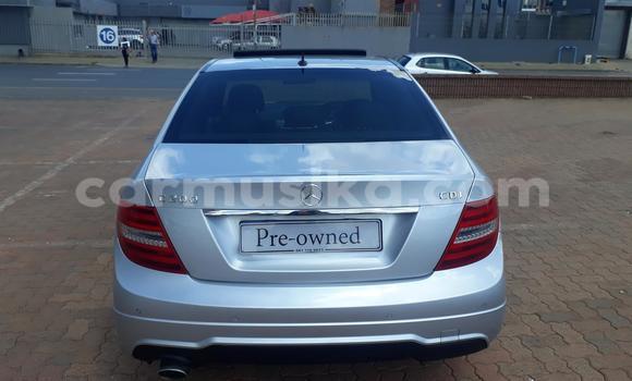 Nunua Ilio tumika Mercedes‒Benz C–Class Fedha Gari ndani ya Beitbridge nchini Matabeleland Kusini Nunua Ilio tumika Mercedes‒Benz C–Class Fedha Gari ndani ya Beitbridge nchini Matabeleland Kusini