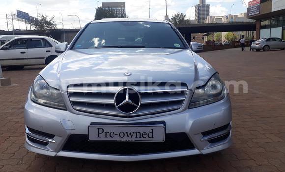 Nunua Ilio tumika Mercedes‒Benz C–Class Fedha Gari ndani ya Beitbridge nchini Matabeleland Kusini Nunua Ilio tumika Mercedes‒Benz C–Class Fedha Gari ndani ya Beitbridge nchini Matabeleland Kusini