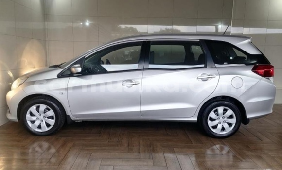 Acheter Occasion Voiture Honda Mobilio Gris à Beitbridge, Matabeleland South Acheter Occasion Voiture Honda Mobilio Gris à Beitbridge, Matabeleland South