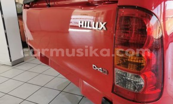 Tenga Tsaru Toyota Hilux Tsvuku Mota in Beitbridge in Matabeleland South Tenga Tsaru Toyota Hilux Tsvuku Mota in Beitbridge in Matabeleland South