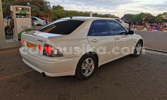 Nunua Mpya Toyota Altezza Nyeupe Gari ndani ya Avondale nchini Harare Nunua Mpya Toyota Altezza Nyeupe Gari ndani ya Avondale nchini Harare