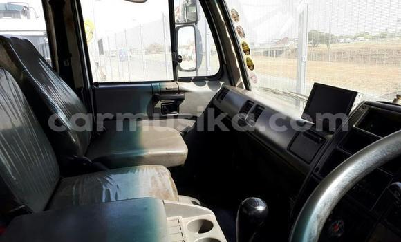 Acheter Occasion Utilitaire Nissan UD Blanc à Beitbridge, Matabeleland South Acheter Occasion Utilitaire Nissan UD Blanc à Beitbridge, Matabeleland South