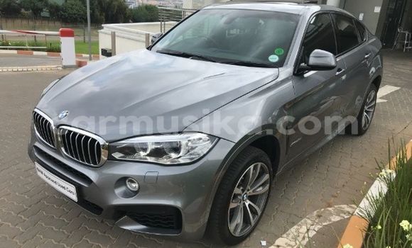 Nunua Ilio tumika BMW X6 Fedha Gari ndani ya Beitbridge nchini Matabeleland Kusini