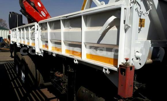 Acheter Occasion Utilitaire Nissan UD Blanc à Beitbridge, Matabeleland South Acheter Occasion Utilitaire Nissan UD Blanc à Beitbridge, Matabeleland South