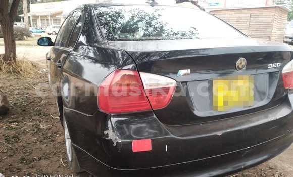 Nunua Mpya BMW 321 Nyeusi Gari ndani ya Avondale nchini Harare Nunua Mpya BMW 321 Nyeusi Gari ndani ya Avondale nchini Harare