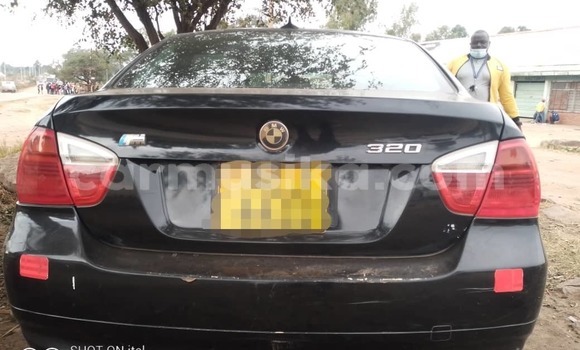 Nunua Mpya BMW 321 Nyeusi Gari ndani ya Avondale nchini Harare Nunua Mpya BMW 321 Nyeusi Gari ndani ya Avondale nchini Harare