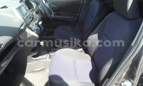 Buy Used Toyota Wish Silver Car in Beitbridge in Matabeleland South Buy Used Toyota Wish Silver Car in Beitbridge in Matabeleland South