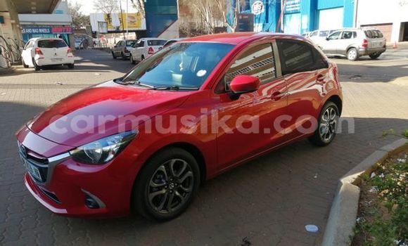 Tenga Tsaru Mazda Mazda 2 Tsvuku Mota in Beitbridge in Matabeleland South