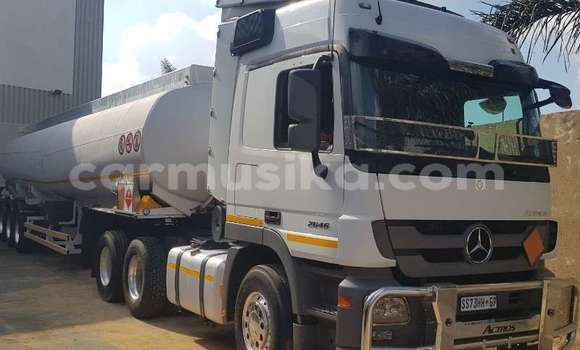 Acheter Occasion Utilitaire Mercedes‒Benz 2628 Blanc à Bulawayo, Bulawayo Acheter Occasion Utilitaire Mercedes‒Benz 2628 Blanc à Bulawayo, Bulawayo