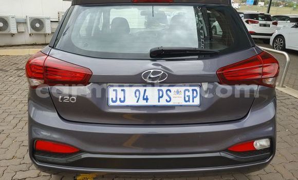 Nunua Ilio tumika Hyundai i20 Fedha Gari ndani ya Beitbridge nchini Matabeleland Kusini Nunua Ilio tumika Hyundai i20 Fedha Gari ndani ya Beitbridge nchini Matabeleland Kusini