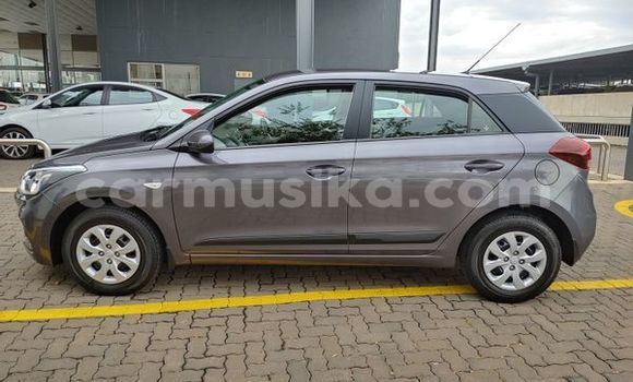 Nunua Ilio tumika Hyundai i20 Fedha Gari ndani ya Beitbridge nchini Matabeleland Kusini Nunua Ilio tumika Hyundai i20 Fedha Gari ndani ya Beitbridge nchini Matabeleland Kusini