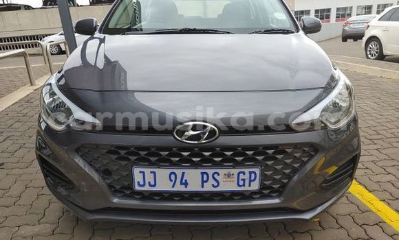 Nunua Ilio tumika Hyundai i20 Fedha Gari ndani ya Beitbridge nchini Matabeleland Kusini Nunua Ilio tumika Hyundai i20 Fedha Gari ndani ya Beitbridge nchini Matabeleland Kusini