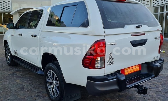 Buy Used Toyota Hilux White Car in Beitbridge in Matabeleland South Buy Used Toyota Hilux White Car in Beitbridge in Matabeleland South