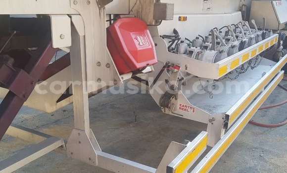 Acheter Occasion Utilitaire Mercedes‒Benz 2628 Blanc à Bulawayo, Bulawayo Acheter Occasion Utilitaire Mercedes‒Benz 2628 Blanc à Bulawayo, Bulawayo