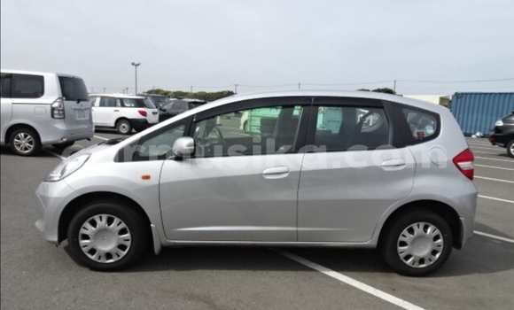 Nunua Ilio tumika Honda Fit Fedha Gari ndani ya Beitbridge nchini Matabeleland Kusini Nunua Ilio tumika Honda Fit Fedha Gari ndani ya Beitbridge nchini Matabeleland Kusini