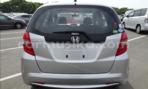 Nunua Ilio tumika Honda Fit Fedha Gari ndani ya Beitbridge nchini Matabeleland Kusini Nunua Ilio tumika Honda Fit Fedha Gari ndani ya Beitbridge nchini Matabeleland Kusini