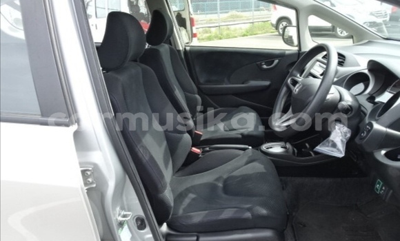 Nunua Ilio tumika Honda Fit Fedha Gari ndani ya Beitbridge nchini Matabeleland Kusini Nunua Ilio tumika Honda Fit Fedha Gari ndani ya Beitbridge nchini Matabeleland Kusini