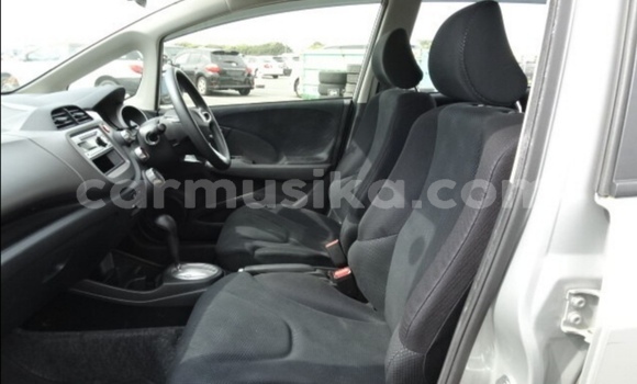 Nunua Ilio tumika Honda Fit Fedha Gari ndani ya Beitbridge nchini Matabeleland Kusini Nunua Ilio tumika Honda Fit Fedha Gari ndani ya Beitbridge nchini Matabeleland Kusini