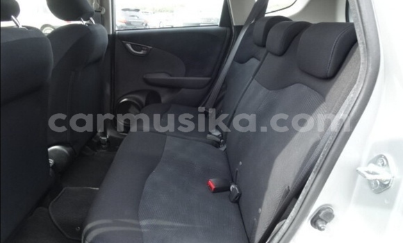 Nunua Ilio tumika Honda Fit Fedha Gari ndani ya Beitbridge nchini Matabeleland Kusini Nunua Ilio tumika Honda Fit Fedha Gari ndani ya Beitbridge nchini Matabeleland Kusini