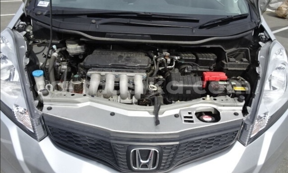 Nunua Ilio tumika Honda Fit Fedha Gari ndani ya Beitbridge nchini Matabeleland Kusini Nunua Ilio tumika Honda Fit Fedha Gari ndani ya Beitbridge nchini Matabeleland Kusini