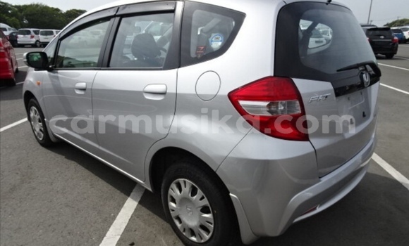 Nunua Ilio tumika Honda Fit Fedha Gari ndani ya Beitbridge nchini Matabeleland Kusini Nunua Ilio tumika Honda Fit Fedha Gari ndani ya Beitbridge nchini Matabeleland Kusini