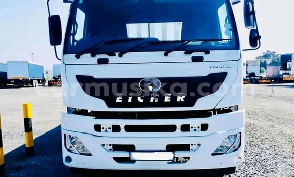 Nunua Ilio tumika Citroen Berlingo Nyeupe Lori ndani ya Willowvale nchini Harare