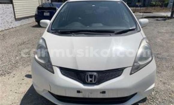 Buy Used Honda Fit White Car in Beitbridge in Matabeleland South Buy Used Honda Fit White Car in Beitbridge in Matabeleland South