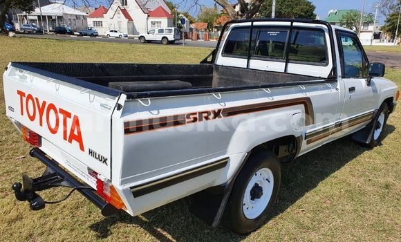 Buy Used Toyota Hilux White Car in Beitbridge in Matabeleland South Buy Used Toyota Hilux White Car in Beitbridge in Matabeleland South