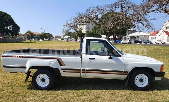 Buy Used Toyota Hilux White Car in Beitbridge in Matabeleland South Buy Used Toyota Hilux White Car in Beitbridge in Matabeleland South