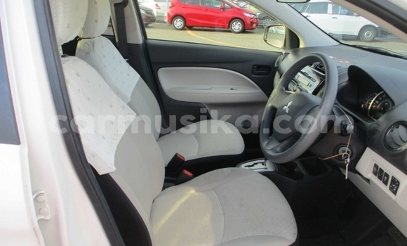 Buy Used Mitsubishi Colt White Car in Beitbridge in Matabeleland South Buy Used Mitsubishi Colt White Car in Beitbridge in Matabeleland South