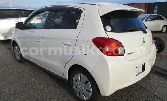 Buy Used Mitsubishi Colt White Car in Beitbridge in Matabeleland South Buy Used Mitsubishi Colt White Car in Beitbridge in Matabeleland South