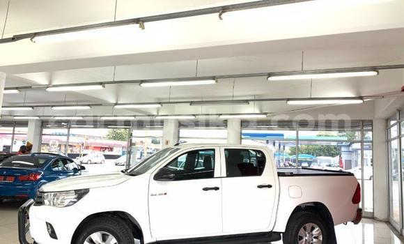 Tenga Tsaru Toyota Hilux Chena Mota in Chitungwiza in Harare Tenga Tsaru Toyota Hilux Chena Mota in Chitungwiza in Harare