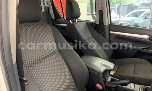 Tenga Tsaru Toyota Hilux Chena Mota in Chitungwiza in Harare Tenga Tsaru Toyota Hilux Chena Mota in Chitungwiza in Harare