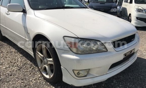 Acheter Occasion Voiture Toyota Altezza Blanc à Beitbridge, Matabeleland South Acheter Occasion Voiture Toyota Altezza Blanc à Beitbridge, Matabeleland South