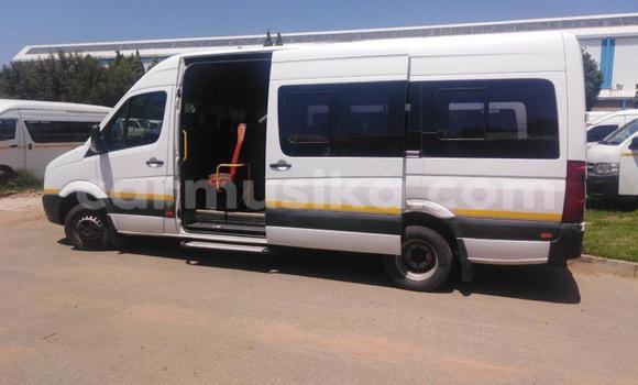 Tenga Tsaru Mercedes‒Benz Sprinter Chena Rori in Beitbridge in Matabeleland South Tenga Tsaru Mercedes‒Benz Sprinter Chena Rori in Beitbridge in Matabeleland South