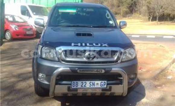 Tenga Tsaru Toyota Hilux Zvimwe Mota in Beitbridge in Matabeleland South Tenga Tsaru Toyota Hilux Zvimwe Mota in Beitbridge in Matabeleland South