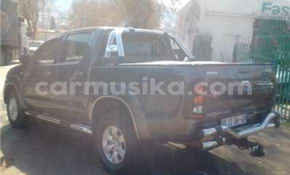 Tenga Tsaru Toyota Hilux Zvimwe Mota in Beitbridge in Matabeleland South Tenga Tsaru Toyota Hilux Zvimwe Mota in Beitbridge in Matabeleland South