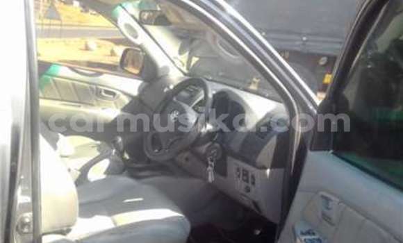 Tenga Tsaru Toyota Hilux Zvimwe Mota in Beitbridge in Matabeleland South Tenga Tsaru Toyota Hilux Zvimwe Mota in Beitbridge in Matabeleland South