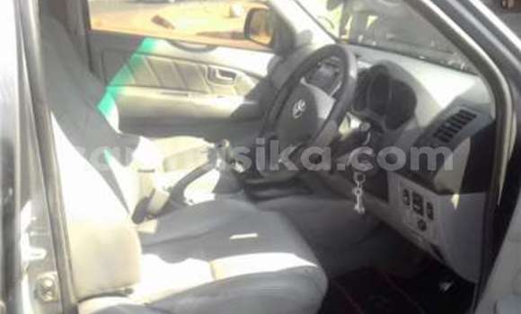 Tenga Tsaru Toyota Hilux Zvimwe Mota in Beitbridge in Matabeleland South Tenga Tsaru Toyota Hilux Zvimwe Mota in Beitbridge in Matabeleland South